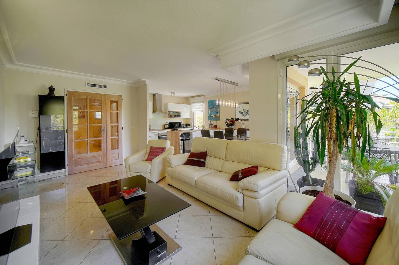 Entire apartment, Beau 3 Chambres Piscine Parking A3B134 in Cannes, Cannes region