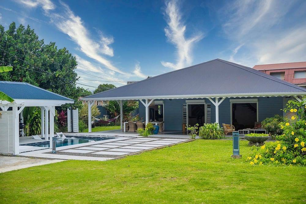 Villa The Blue Giraffe, Near the Soufrière Volcano in Gourbeyre, Guadeloupe (Caribbean)