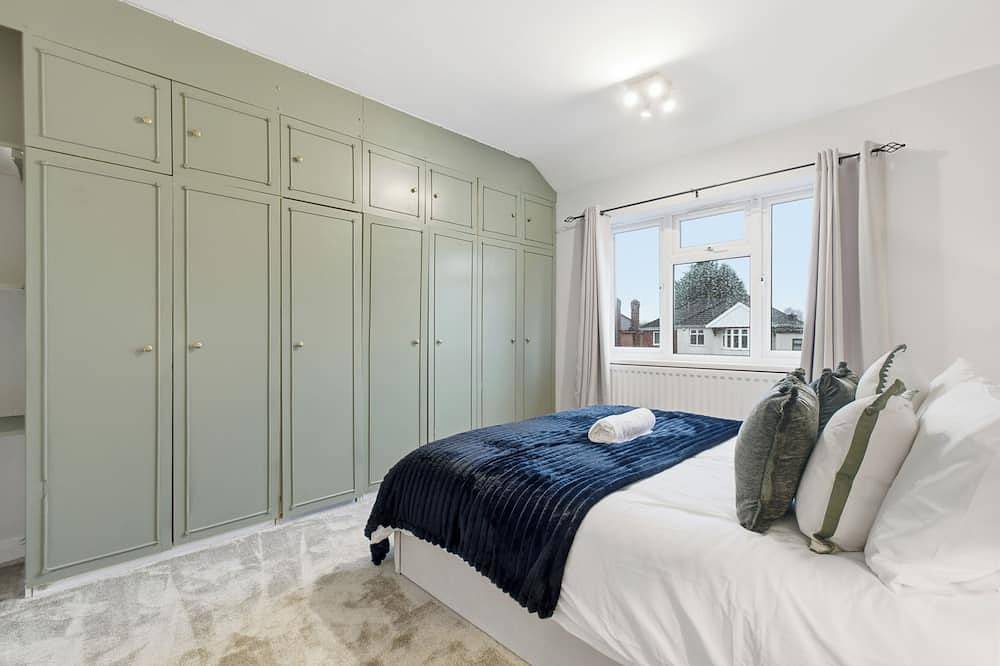 3 Bedroom Equipped House Free Parking Wv14 Wolverhampton Bilston Willenhall in Wolverhampton, Birmingham e dintorni