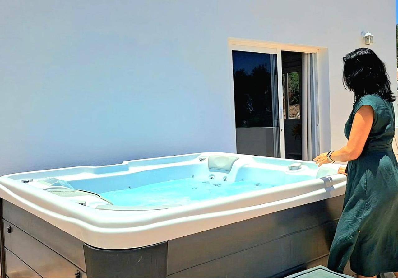 Villa Calma Climatized pool Private Jacuzzi Spa in Tarajalejo in Tarajalejo, Tuineje