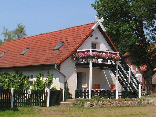 Flat with 4 reasonably priced single rooms for craftsmen and fitters in the south of Hamburg in Toppenstedt, Nordheide