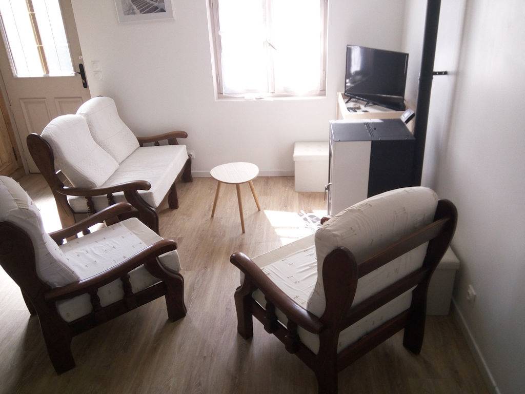 Mini Tribu de Beauval jolie cour, parking in Saint-Aignan, Région de Romorantin-Lanthenay