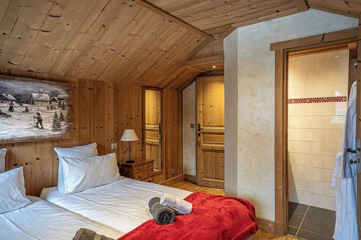 Chalet pour 10 personnes, avec balcon ainsi que jacuzzi et sauna, animaux acceptés dans Méribel - 2