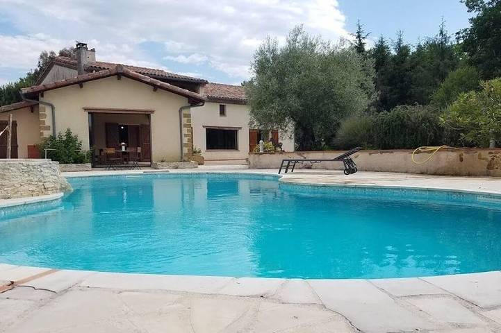 Location de vacances pour 11 personnes, avec terrasse et jardin à Boulogne-sur-Gesse