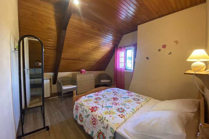 Gîte pour 6 personnes, avec jardin et terrasse à Arrodets-ez-Angles - 2