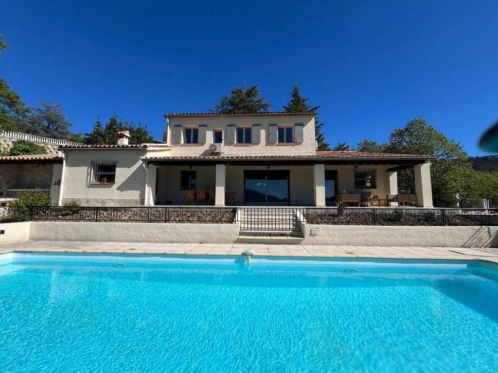 Villa in Coaraze with swimming pool in Coaraze, Côte méditerranéenne (France)