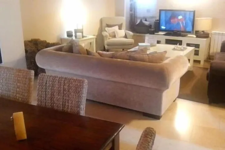 Gîte pour 8 personnes, avec terrasse - 1