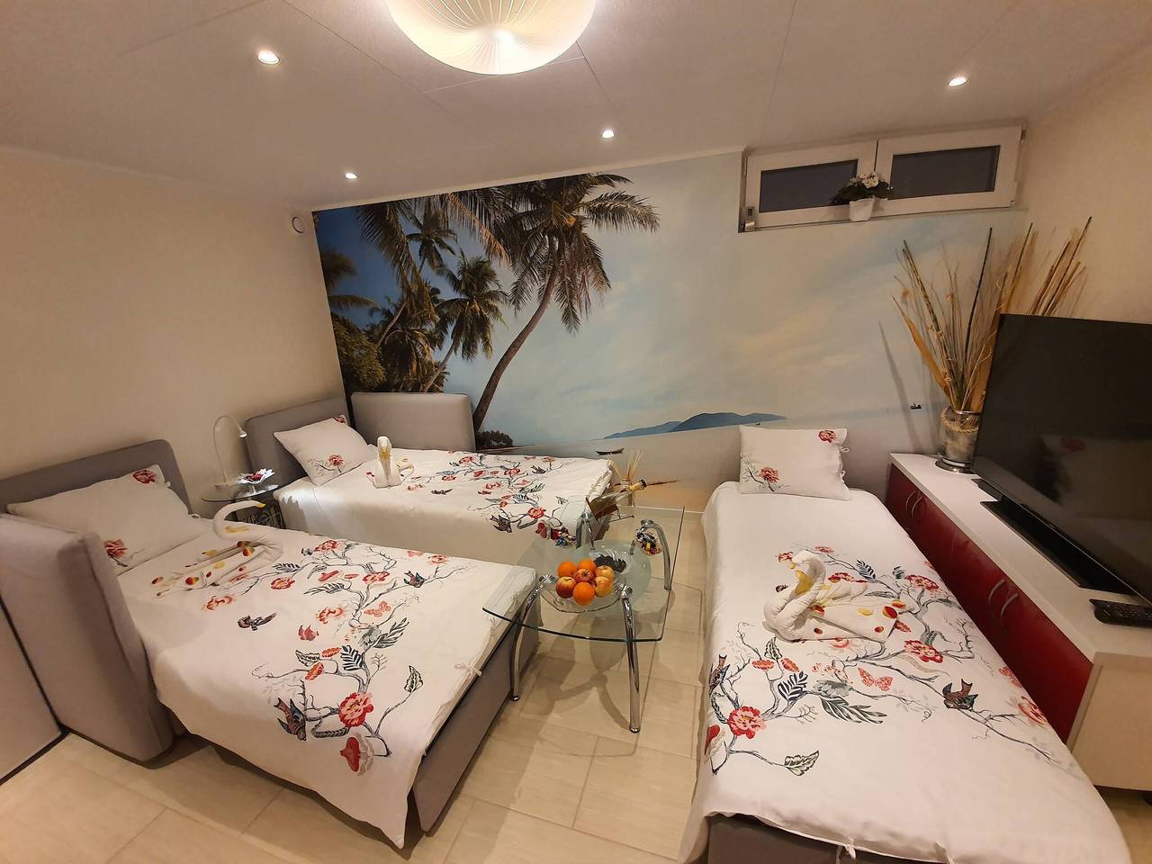 Ganze Wohnung, Separate Wohnung in attraktiver Villa in Huddinge, Schwedische Ostsee