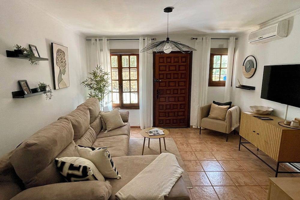 Entire apartment, La pacheca benahavis village in Val de Guadalmina, Benahavís