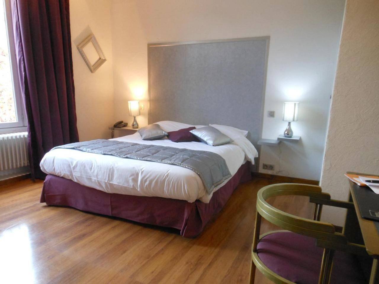 Logis - Hôtel Restaurant l'Ecu de France in Malesherbes, Région de Pithiviers