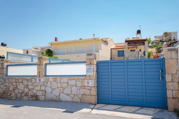 Location de vacances pour 7 personnes, avec jardin ainsi que vue et piscine dans Kalyves - 2