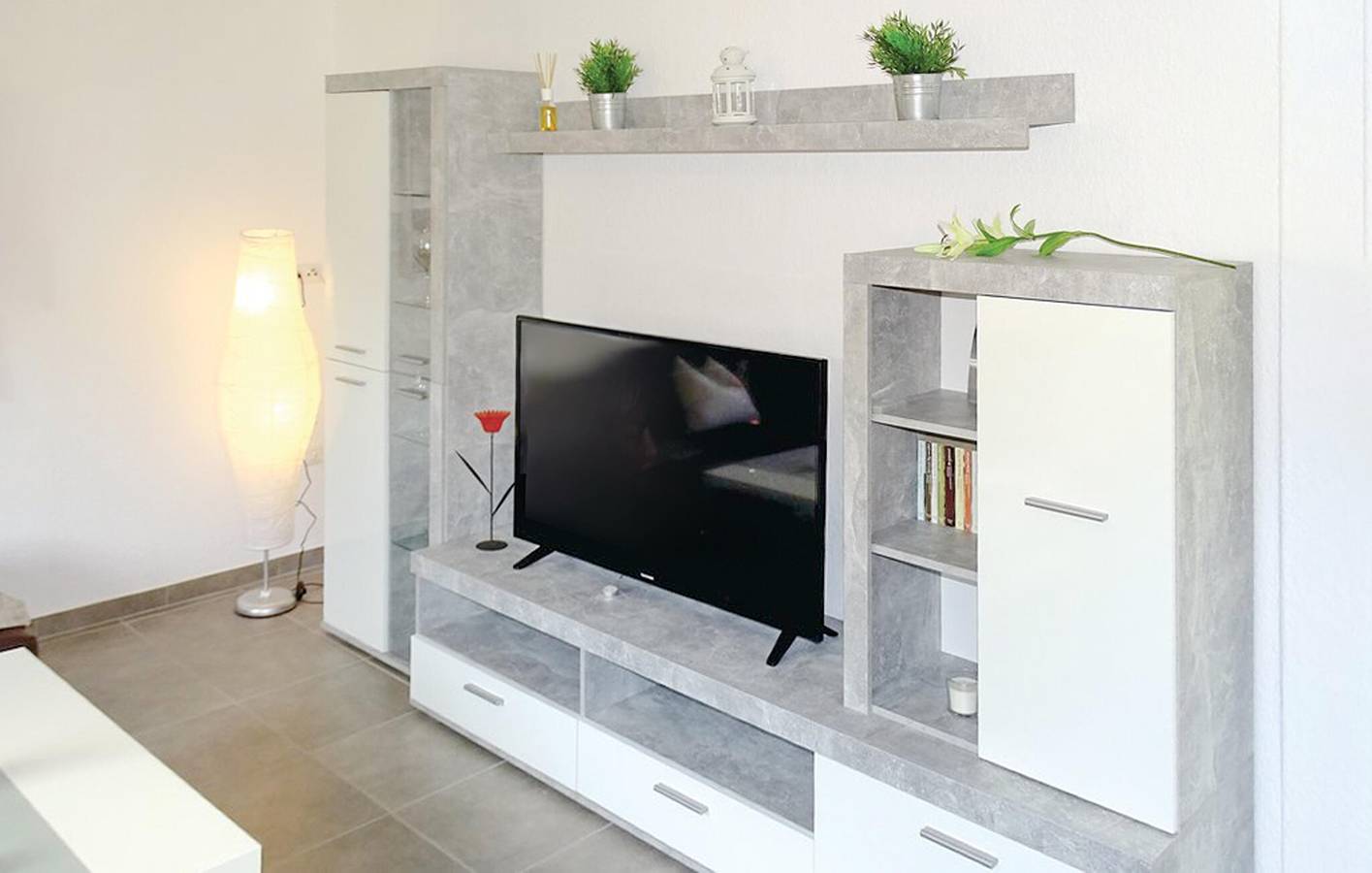 Gemütliche Wohnung mit Terrasse & Parkplatz, 2,5km nach Wittenförden in Schwerin, Schweriner See