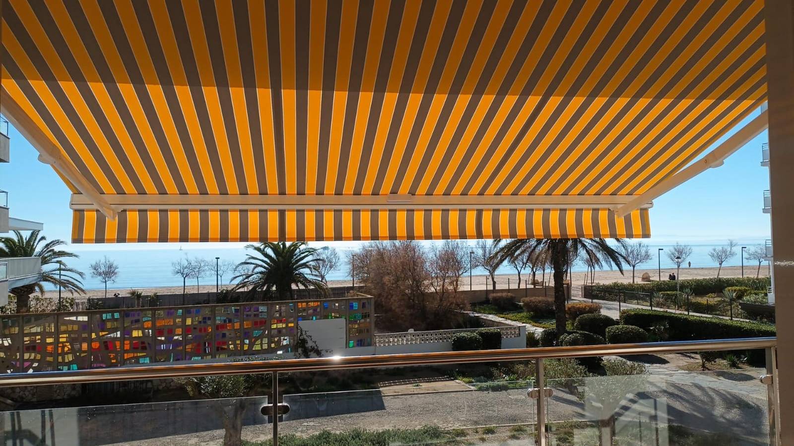 Ganzes Studio, Studio zu vermieten in Roses, Costa Brava: Nur 20 Meter vom Strand entfernt! Ideal für 3 Personen, mit Meerblick und allem Komfort. in Santa Margarida, Roses