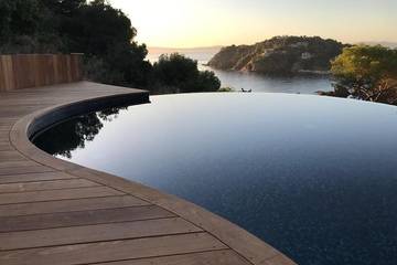 Villa pour 8 personnes, avec jardin et terrasse dans Cap Bénat