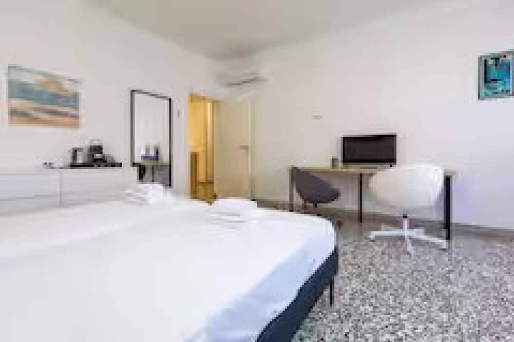 Double room in Mestre, near Venice, Wi-Fi and self check-in in Mestre, Venice