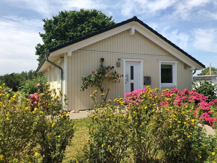 Ferienhaus für 3 Personen, mit Terrasse und Garten - 1