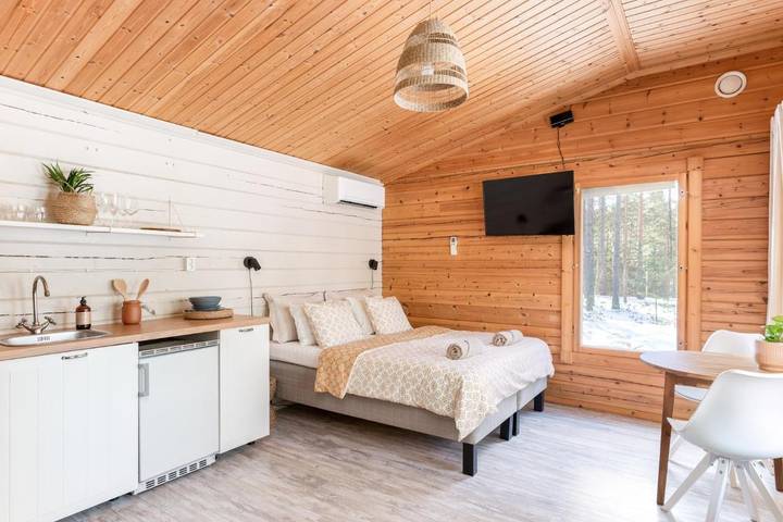 Kemping dla 4 osób, z jacuzzi i ogród w Finlandia