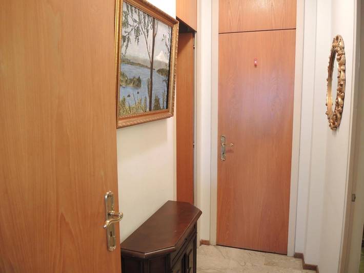 Entire apartment, Apartment with balcony in residenzial aria opposite the public beach of Locarno in Locarno, Ticino Alps and Verbano