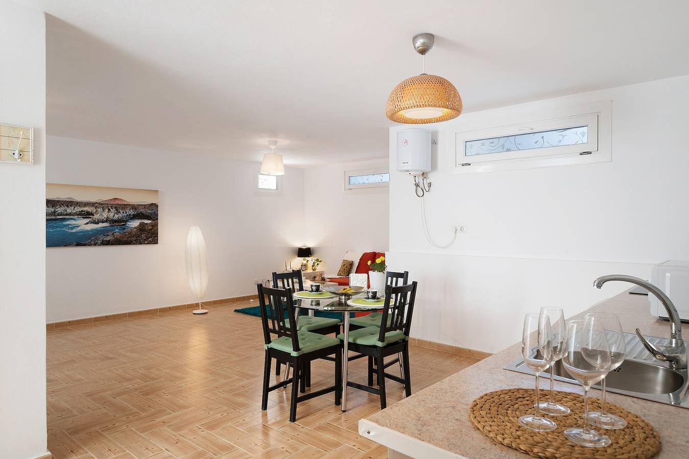 Appartement entier, Appartement de vacances 'Casa Rosi' avec terrasse privée et Wi-Fi in La Santa, Tinajo