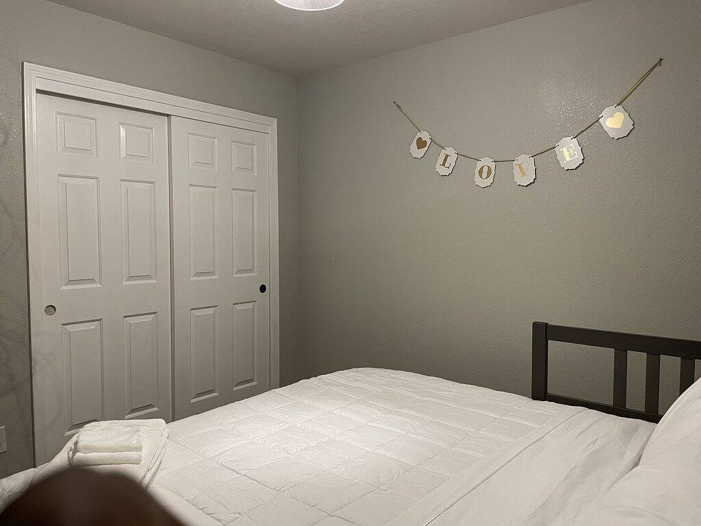 Eden Retreat - Rest & Relax with a soothing spa! 3King, 1Queen & 1 Airbed in Redding, Shasta County