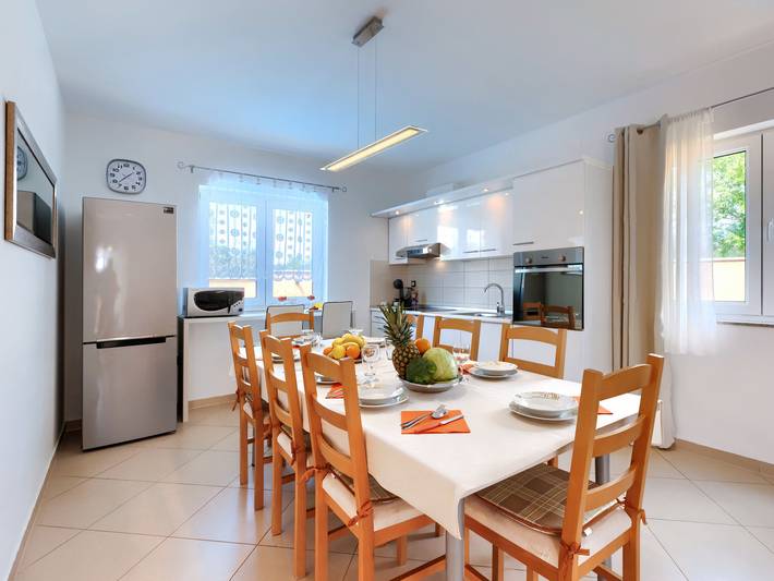 Location de vacances pour 6 personnes, avec jardin à Loborika - 4