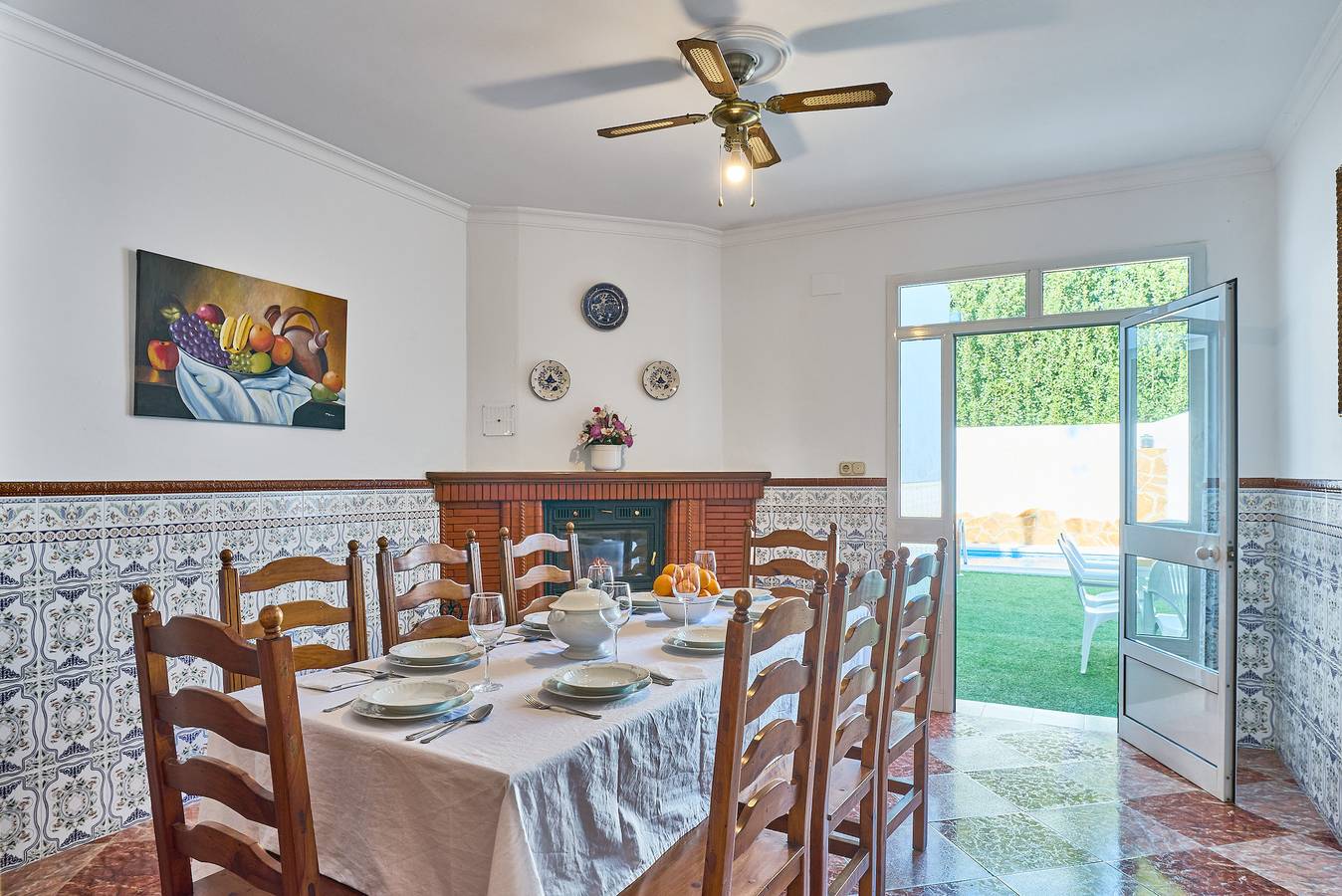 Vacation Home "Casa Ángeles" with Private Pool, 2 Private Terraces & Wi-Fi in Cuevas Bajas, Andalusia