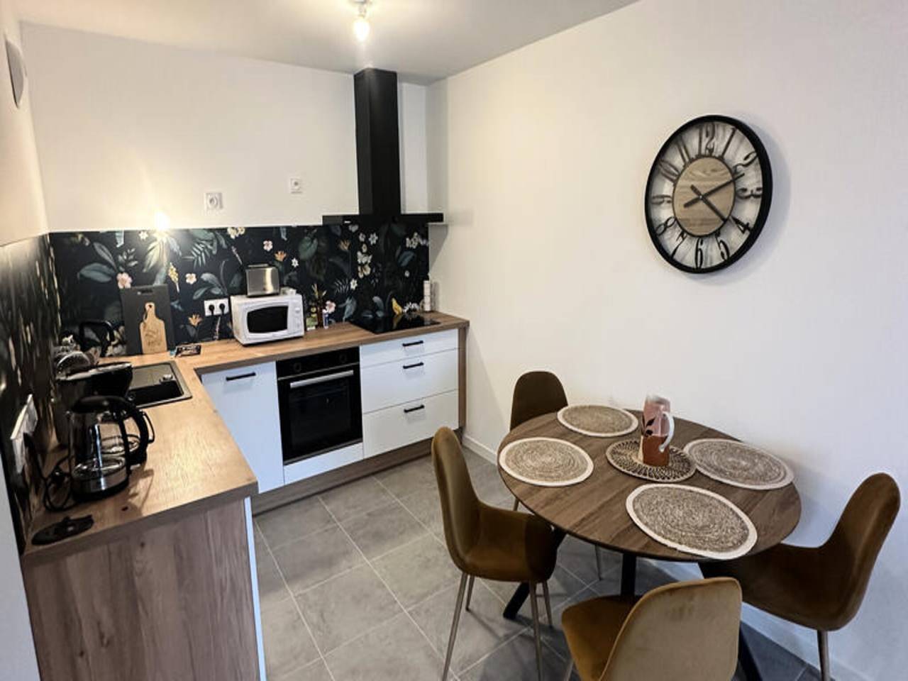 Entire apartment, Apartment in La Rochelle near Sandy Beach in La Rochelle, La Rochelle region