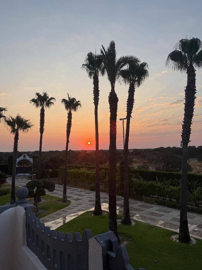 Chalet para 15 personas, con piscina además de jardín y vistas, Se admiten mascotas en Tierra de Badajoz - 2