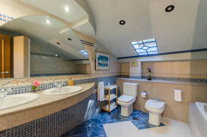 Casa rural para 10 personas, con Terraza y Jardín además de Vistas y Vistas al lago en Carral - 2