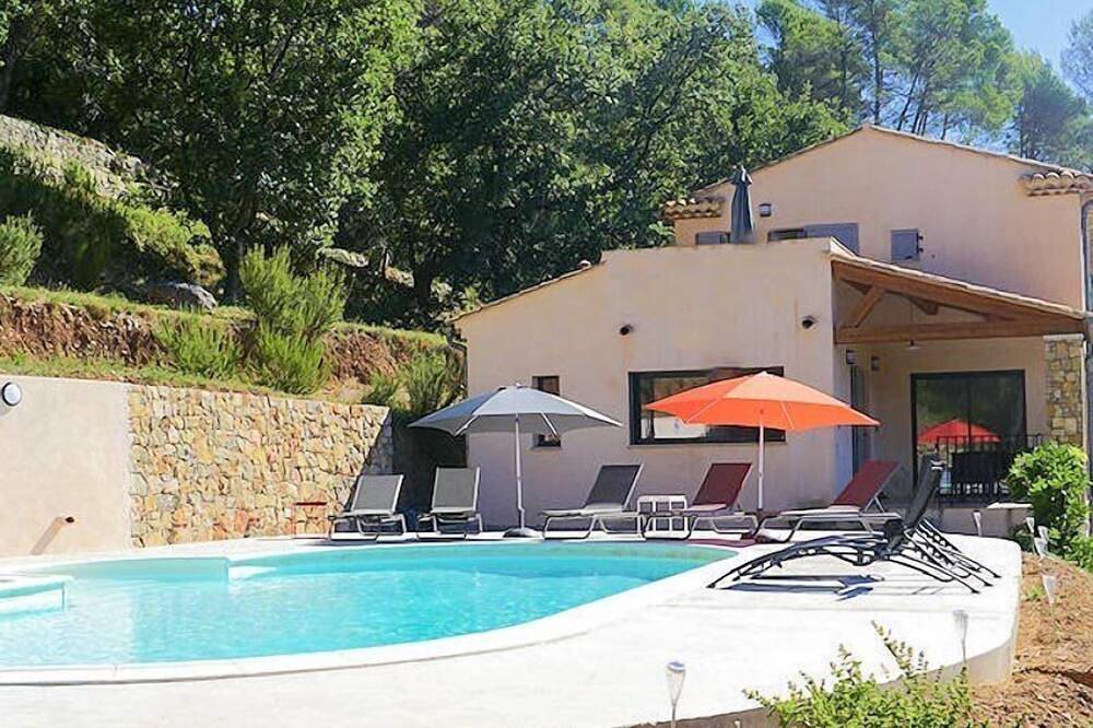 Villa climatisée à Montfort -sur-Argens, Var, piscine privée avec vue. in Montfort-sur-Argens, Région de Brignoles
