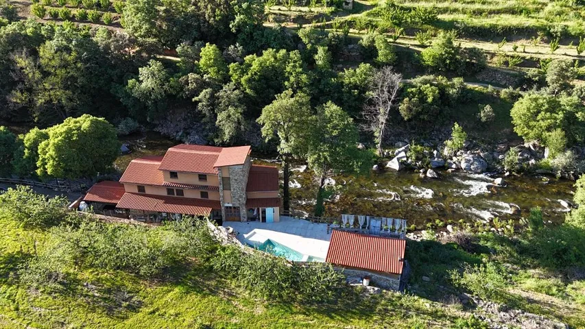 Casa de vacaciones para 12 personas, con piscina además de jardín y vistas - 1