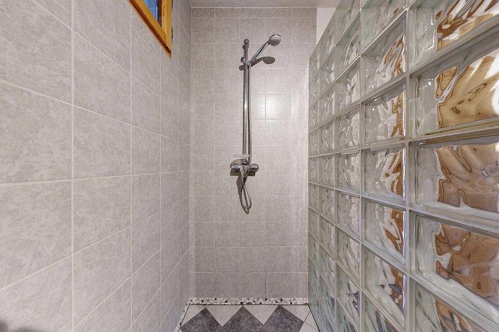 Ganze Wohnung, 3 Sterne Apartment in modernem Chalet in der Nähe von Jouvencelles in Prémanon, Regionaler Naturpark Hochjura