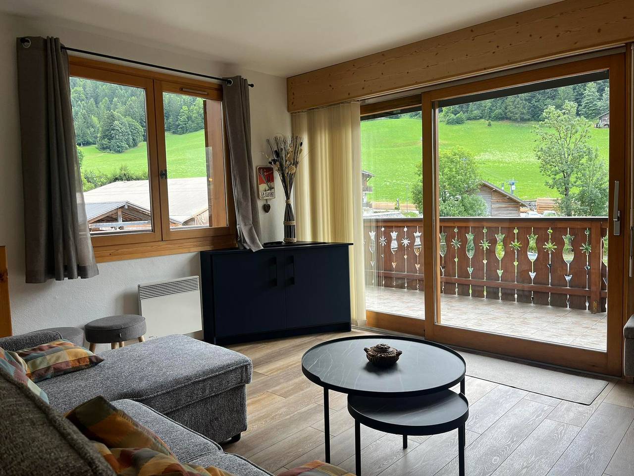 Entire apartment, Family apartment near slopes, pets allowed in La Clusaz, Annecy region
