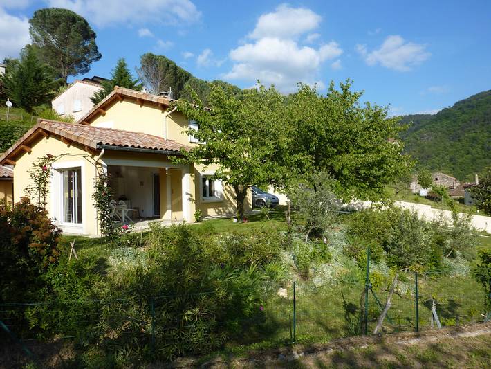 Gîte pour 5 personnes, avec jardin et terrasse à Les Ollières-sur-Eyrieux