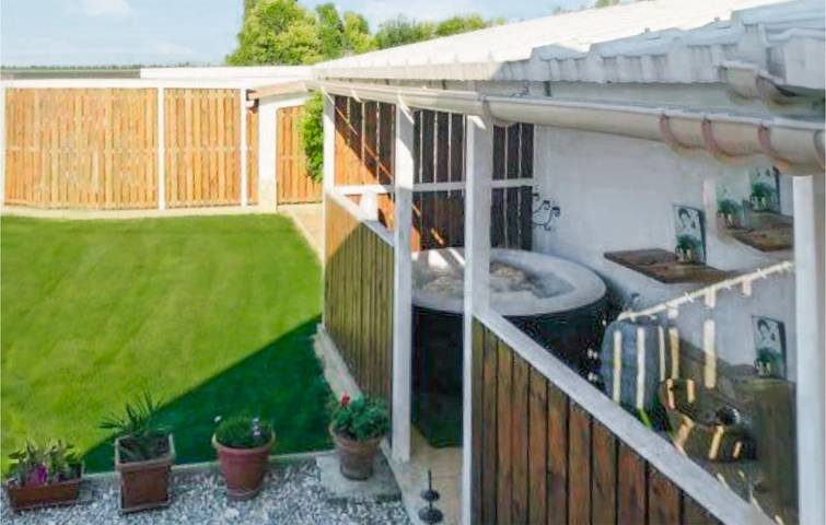 Camping pour 2 personnes, avec jardin dans les Bouches-du-Rhône - 3