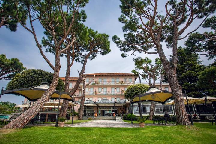 Hôtel pour 2 personnes, avec Balcon et Jacuzzi ainsi que Terrasse et Jardin à Viverone
