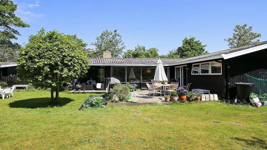 Ferieudlejning for 6 personer, med have i Tisvilde