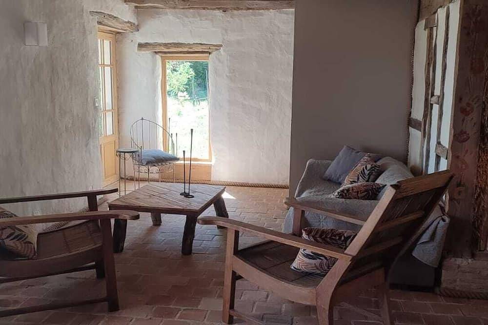 Le cottage des acacias - un logis nature, une piscine naturelle et des animaux! in Salignac-Eyvigues, Périgord Noir
