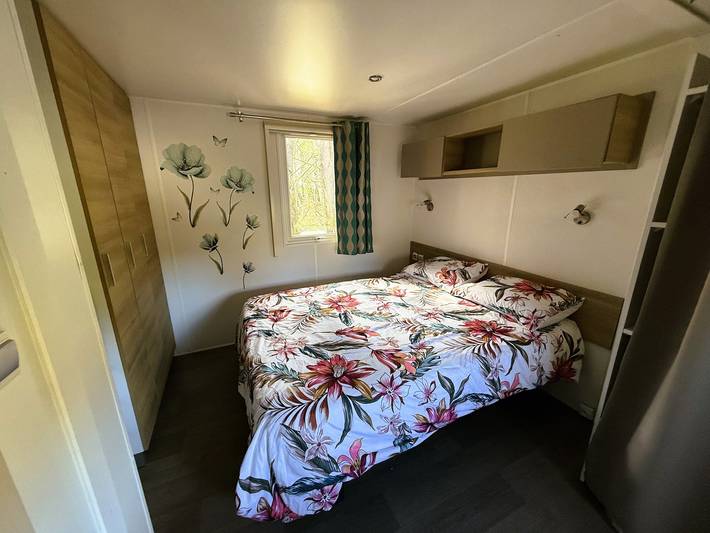 Mobile Home 'Tout Confort' with Shared Pool, Wi-Fi and Air Conditioning in Hourtin, Lesparre-Médoc region