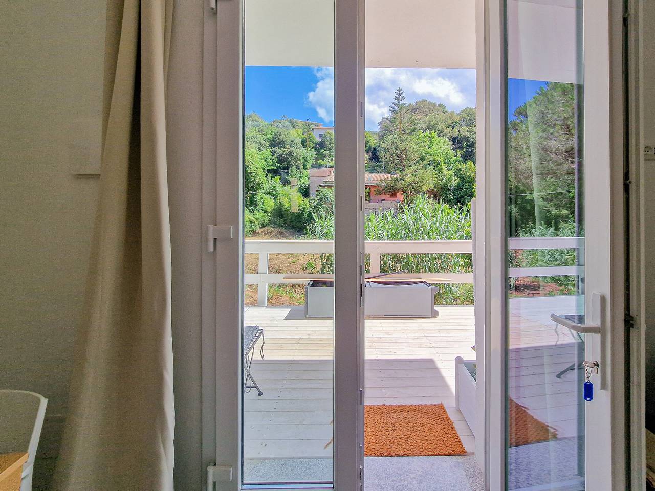 Ganze Wohnung, Ferienwohnung 'Nica's Home' mit Bergblick, Gemeinschaftsterrasse und Klimaanlage in Rio Marina, Elba