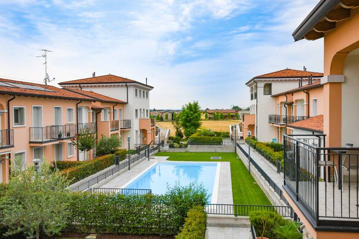 Ferienwohnung für 4 Personen, mit Balkon und Seeblick in Sirmione - 2