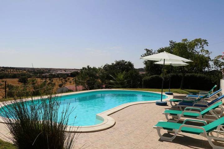Location de vacances pour 10 personnes, avec piscine et vue ainsi que bassin pour enfant et jardin dans Almodôvar - 4