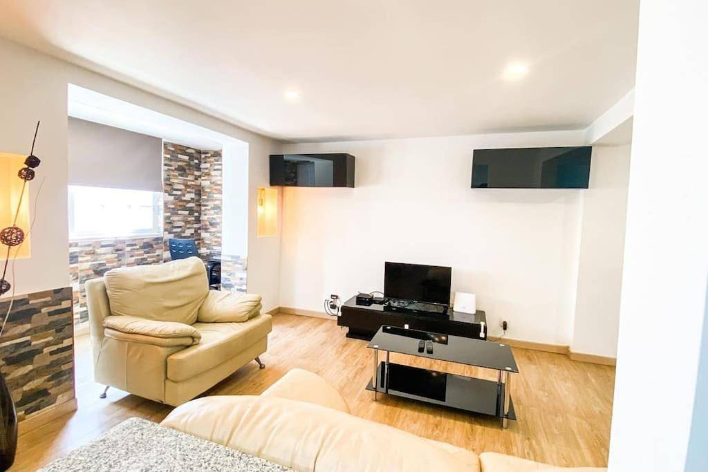 Apartamento inteiro, Hu2i - In&Out Carcavelos in Carcavelos e Parede, Costa de Lisboa