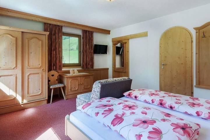 Ferienwohnung für 3 Personen, mit Balkon am Hintertuxer Gletscher - 2