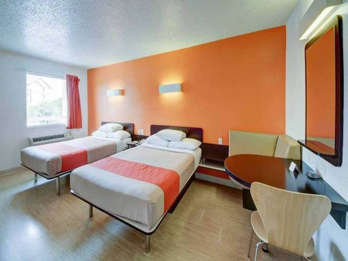 Apartamento entero, 2 camas tamaño queen | Mini refrigerador in San Antonio, Condado de Bexar