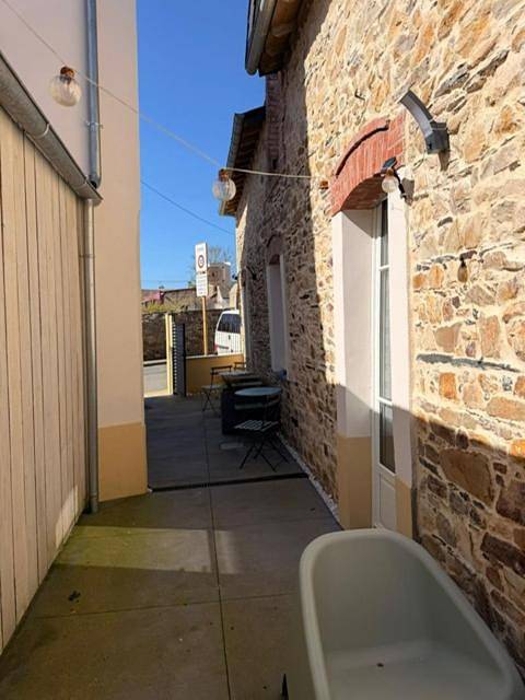 Appartement entier, Two-Bedroom Apartment in Grand-Fougeray, Région de Redon