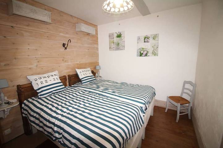 Gîte pour 4 personnes, avec Terrasse et Jardin à Couze-et-Saint-Front - 3