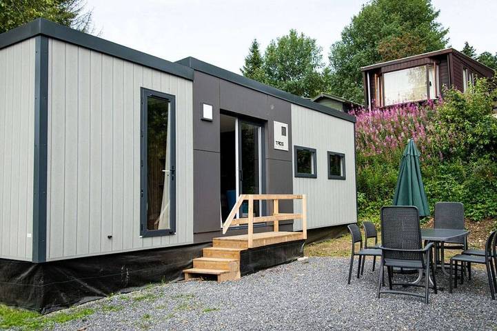 Gîte pour 6 personnes, avec terrasse et piscine dans Dochamps