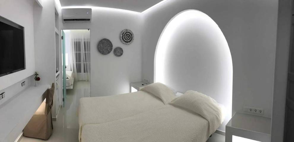 Gîte pour 2 personnes, avec vue ainsi que jardin et piscine, animaux acceptés dans Amorgos - 3