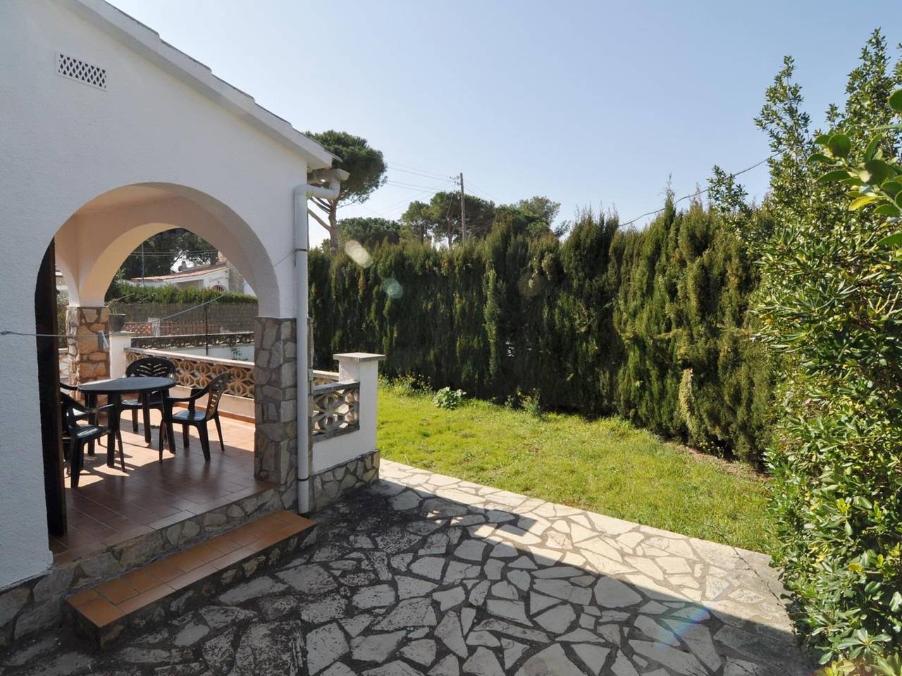 Ruhiges Haus mit großem Garten, Wlan & nur 200m vom Strand in Riells in l'Escala, Oberampurien